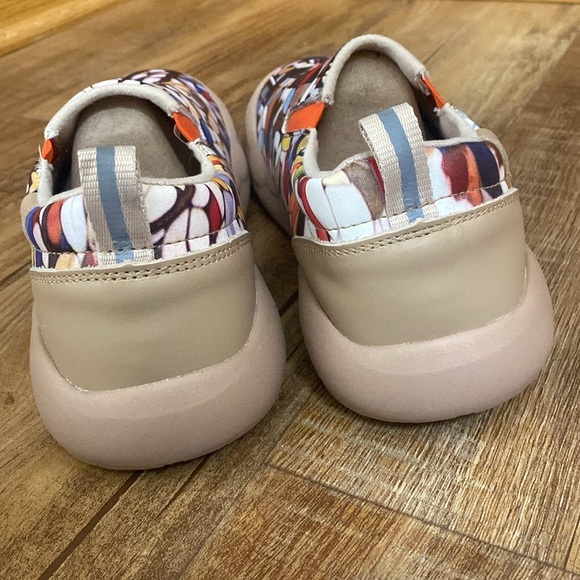 Unbranded unisex colorful tree/leaf print loafers
Size 8 men’s, 9.5 women’s - Picture 3 of 10